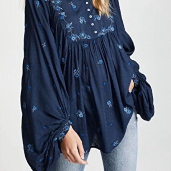 FREE PEOPLE Kiss From a Rose Navy Embroidered Boho Top S - Picture 4 of 11